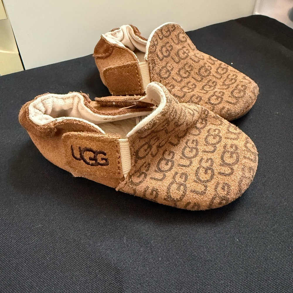 UGG Roos Baby shoes